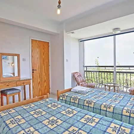 Aphrodite Finiki * Polis