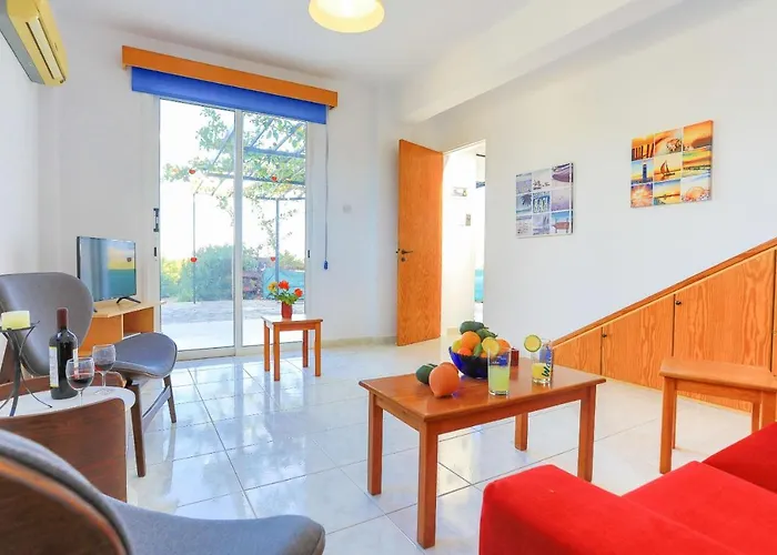 Aphrodite Finiki Villa *