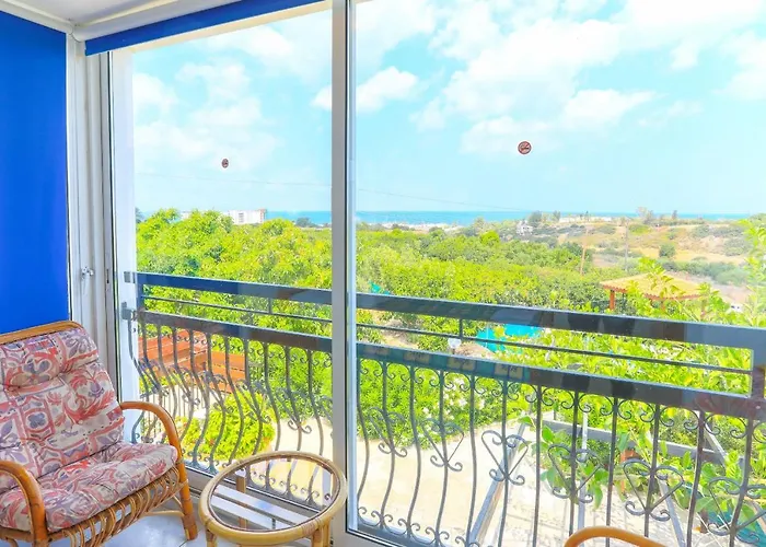 Aphrodite Finiki * Polis